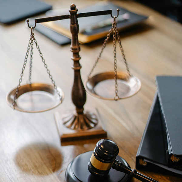 Scales of justice, photo by Sora Shimazaki